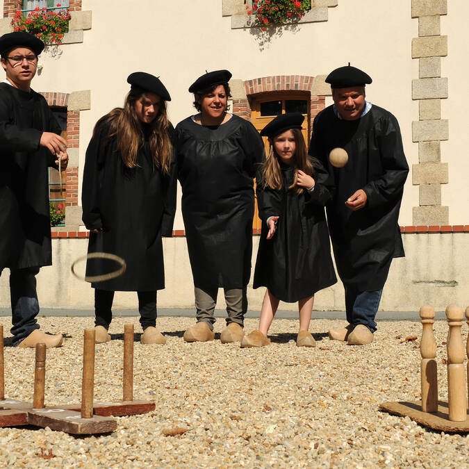 Jeux anciens à la Tour Nivelle